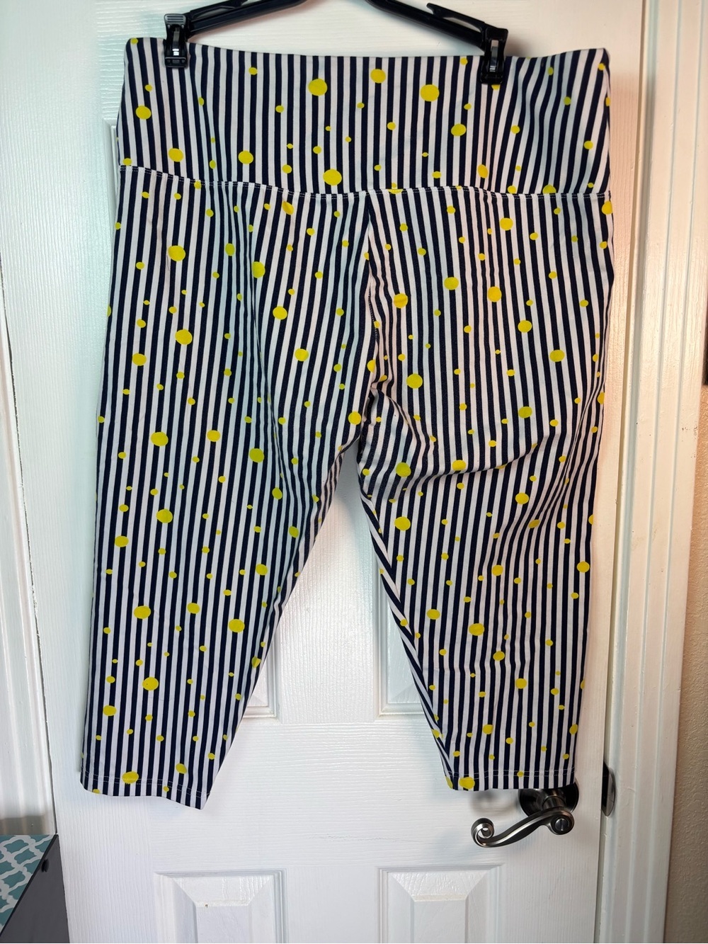 Suave Capri Leggings - Navy Stripe with Yellow Dot - X-Large - Picture 4 of 7